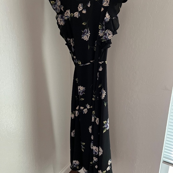 Flattering Azoe wrap maxi dress - Picture 4 of 4